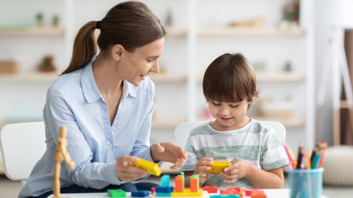 How to help your child <span>practise English at home</span>